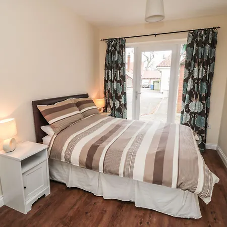 No 3 Hall * Scalby (North Yorkshire)